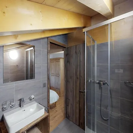 5-bedroom In *