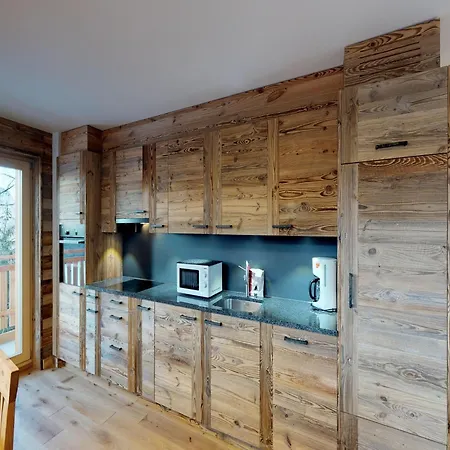 5-bedroom In Διαμέρισμα *